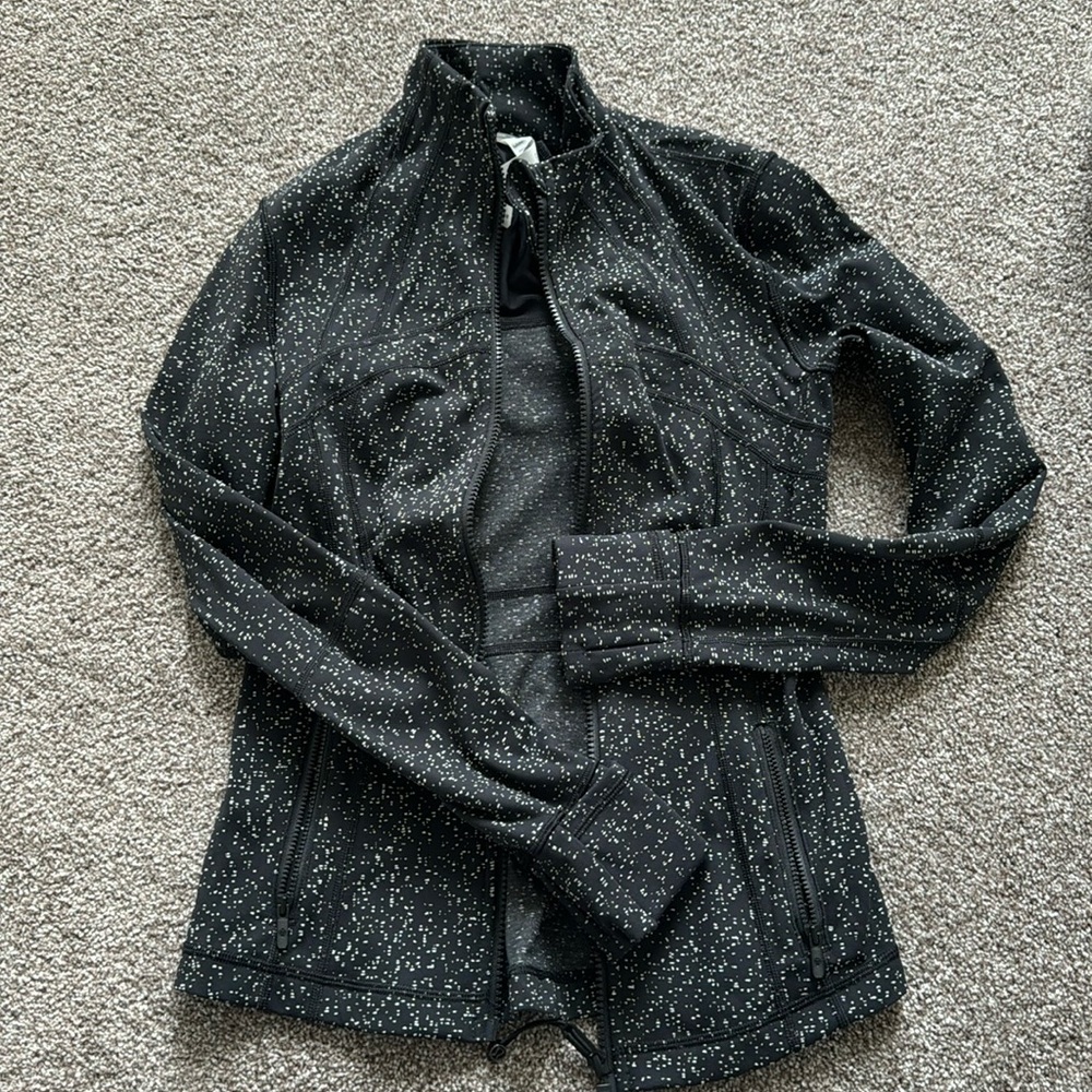 Lululemon define jacket size 4